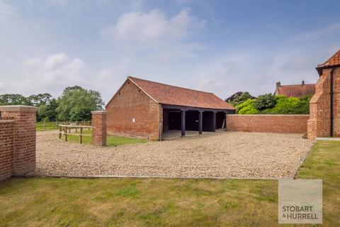 5 bedroom barn conversion for sale, Hall Road, Great Yarmouth NR29