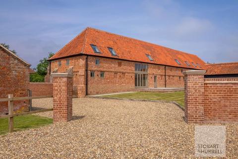 5 bedroom barn conversion for sale, Hall Road, Great Yarmouth NR29