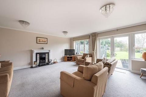 5 bedroom chalet for sale, Talbot Road, Aston Clinton