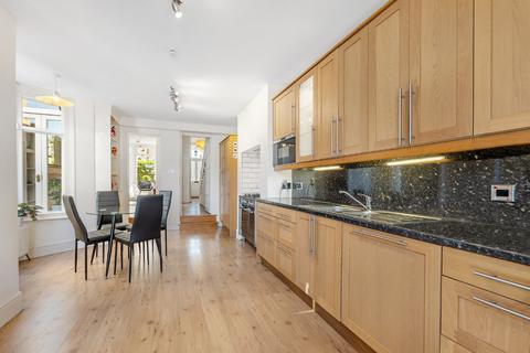 98 Adys Road, London, SE15 4DZ