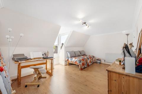 98 Adys Road, London, SE15 4DZ