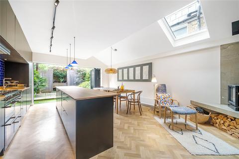 10 Relf Road, London, SE15 4JS