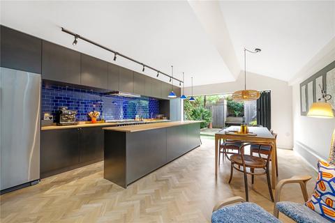 10 Relf Road, London, SE15 4JS