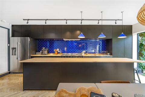 10 Relf Road, London, SE15 4JS