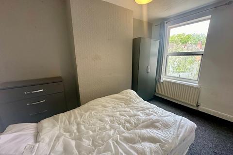 1 bedroom in a house share to rent, Room 3 58 Clifford Street