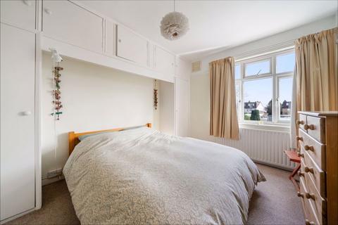 44 Warwick Road, Thames Ditton, KT7 0PS