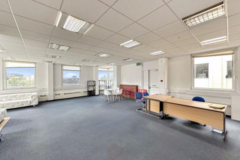 Office to rent - High Street, Slough, SL1