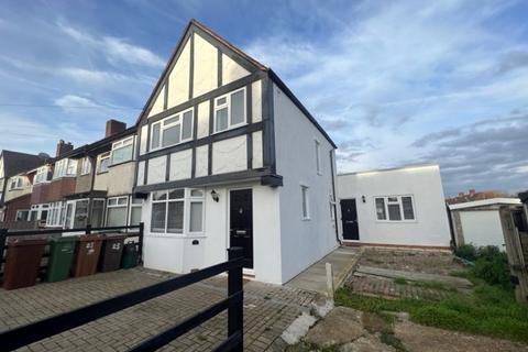 4 bedroom end of terrace house to rent - Oakfield Gardens, Carshalton