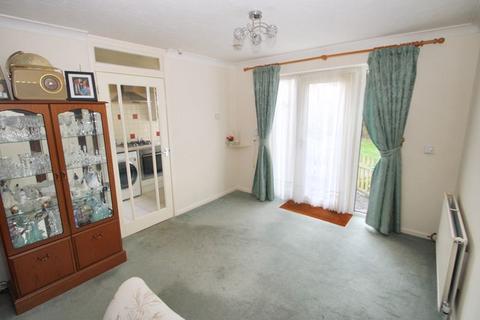 2 bedroom retirement property for sale, Rosewood Gardens, High Wycombe HP12