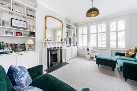 4 bedroom terraced house for sale, Chimes Avenue, London, N13