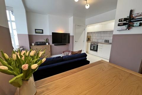 2 bedroom flat for sale, COOKHAM SL6