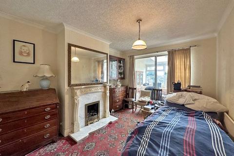 3 bedroom semi-detached house for sale - PENN COMMON, Sedgley Road