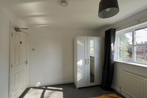 undefined, House ShareTurnpike Close, Worcester WR2 6AB