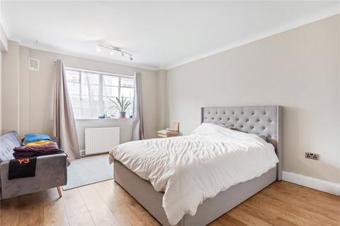 3 Corner Fielde, London, SW2 4TH