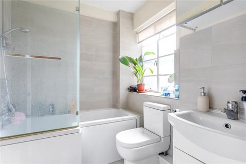 3 Corner Fielde, London, SW2 4TH