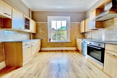 2d Brunstead Road, Poole, BH12 1EJ