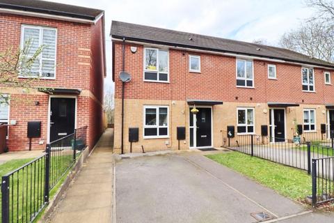 2 bedroom end of terrace house for sale, Thorpe Street, Manchester M28