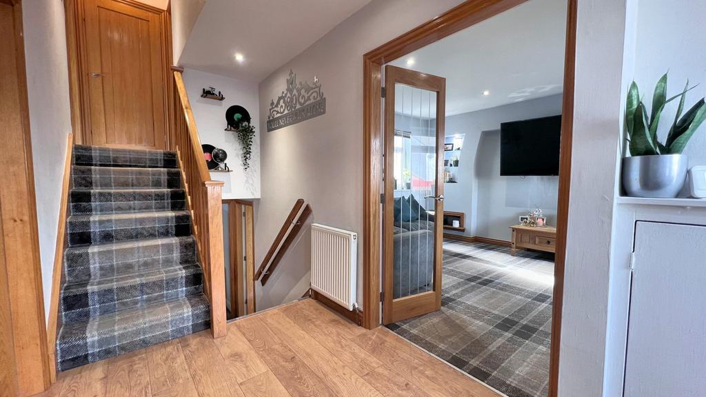43 Douglas Terrace, Castle Douglas - Williamson an
