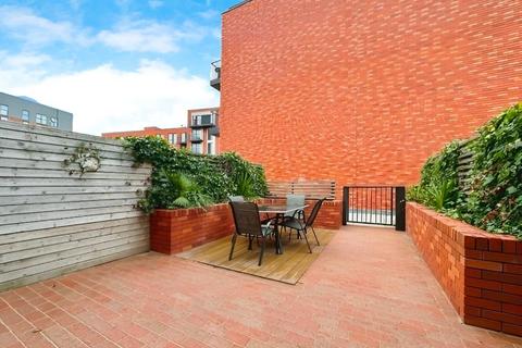 3 bedroom house for sale - Barrow Street, Salford, Greater Manchester, M3