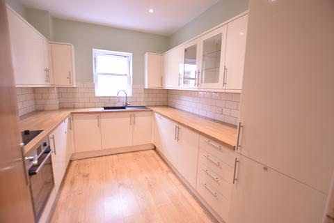 2 bedroom flat to rent, Knyverton Road, Bournemouth,