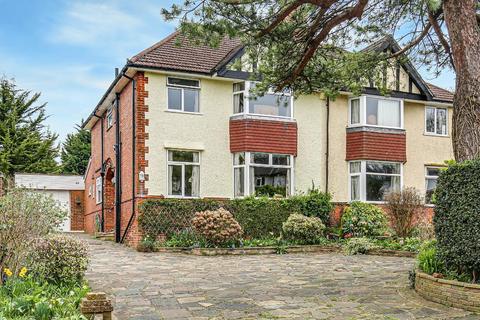 62 Farley Road, South Croydon, CR2 7ND