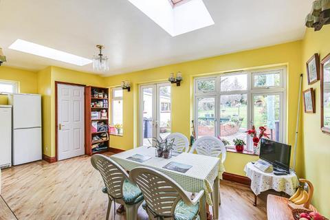 62 Farley Road, South Croydon, CR2 7ND
