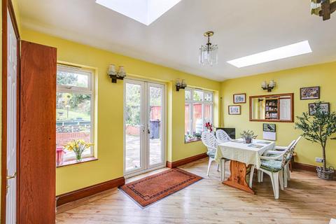 62 Farley Road, South Croydon, CR2 7ND