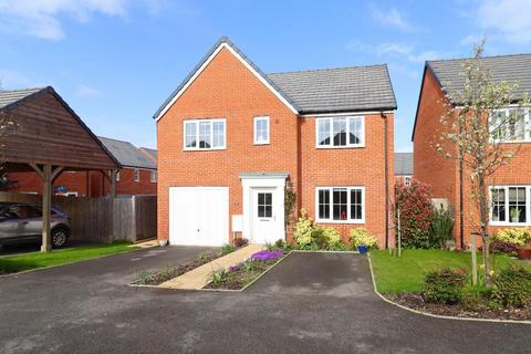 5 bedroom detached house for sale, Bluebell Drive, Aylesham, Canterbury, Kent, CT3 3GX