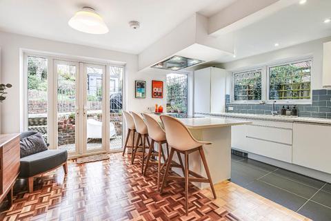 2 Bench Field, South Croydon, CR2 7HX