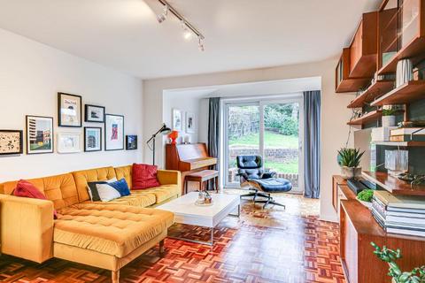 2 Bench Field, South Croydon, CR2 7HX