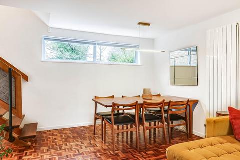 2 Bench Field, South Croydon, CR2 7HX
