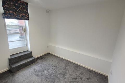 2 bedroom flat to rent, Mansfield Court, Mansfield Road, Nottingham, NG5 2BW