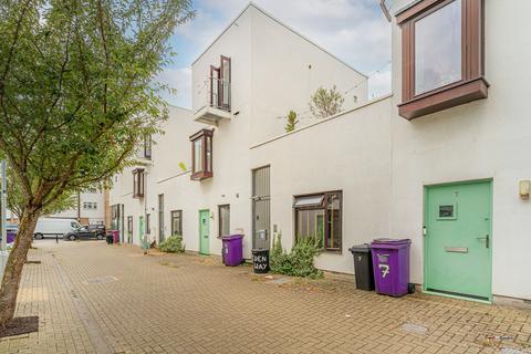 4 Eden Way, London, E3 2JD