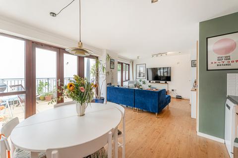 4 Eden Way, London, E3 2JD