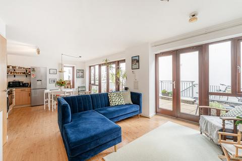 4 Eden Way, London, E3 2JD