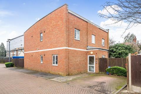 1 bedroom apartment for sale, Phoenix Court, Tilbury Close, Pinner