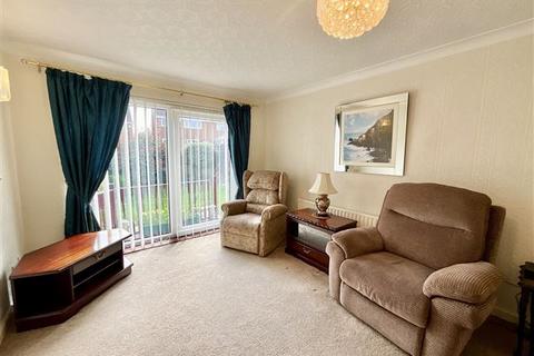 2 bedroom bungalow for sale - Aspen Close, Killamarsh, Sheffield, S21 1TA