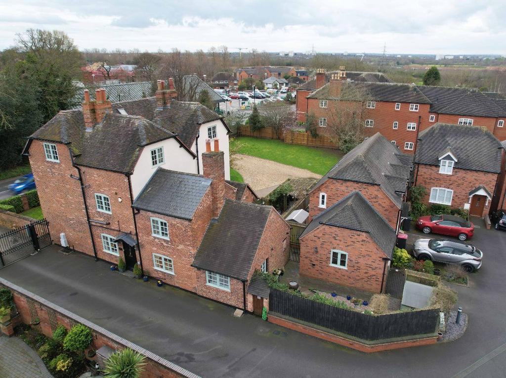 Birmingham Road, Coleshill, Birmingham 3 bed semidetached house for