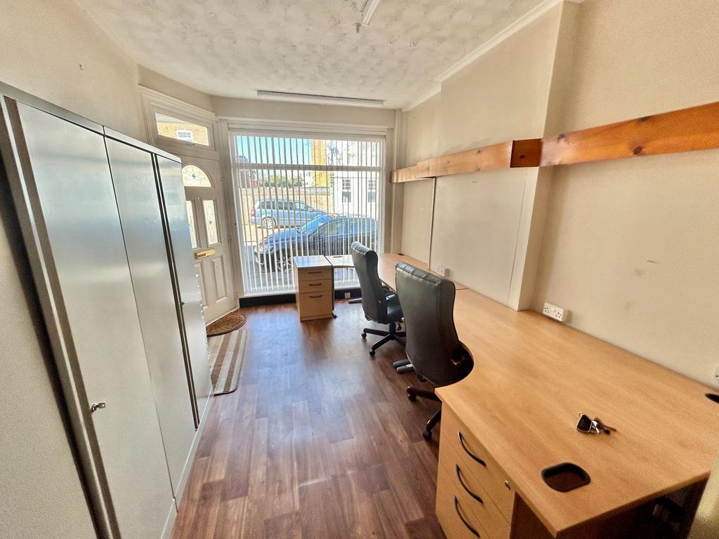 Manning Road, Felixstowe Office to rent £500 pcm (£115 pw)