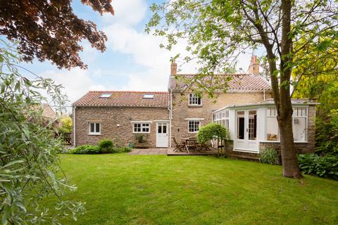 3 bedroom detached house for sale, Carlton Road, Helmsley, York, YO62