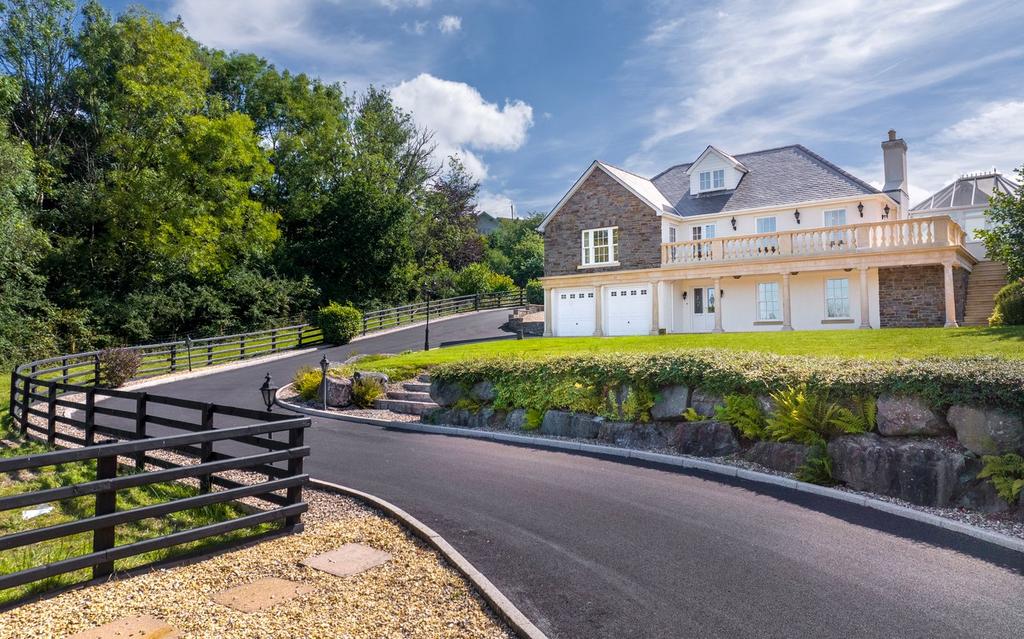 Carmarthen Road, Llanybydder SA40 4 bed property with land for sale £