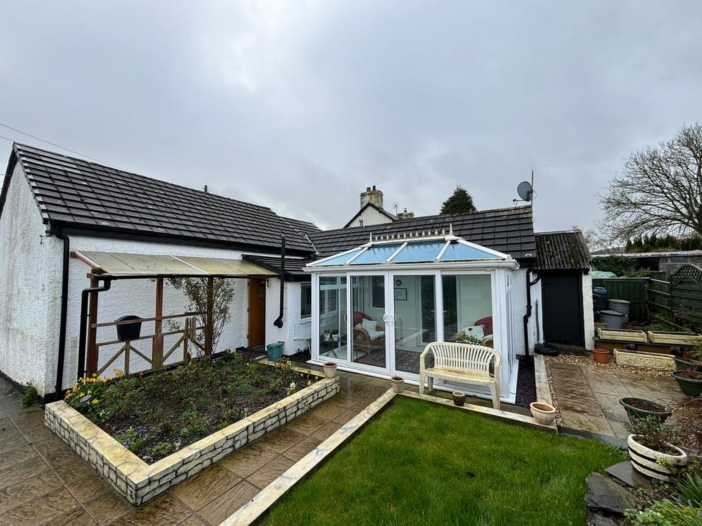 Cwmann, Lampeter, SA48 2 bed detached house for sale £229,000