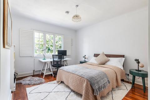 35 Heathfield Road, London, W3 8EJ