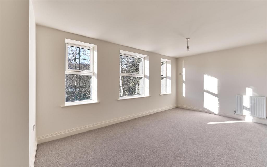 Master front aspect