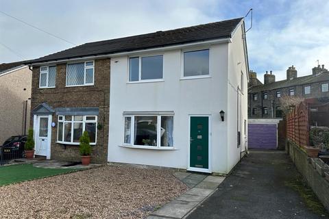 3 bedroom semi-detached house to rent, Bannister Walk, Cowling