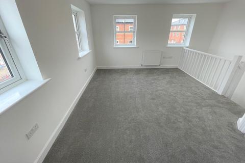 2 bedroom semi-detached house to rent, Bolton Court, Leeds