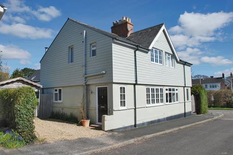 4 Ambleside Road, Lymington, SO41 3QS