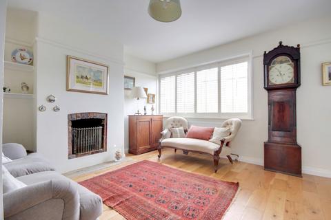 4 Ambleside Road, Lymington, SO41 3QS