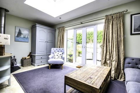 4 Ambleside Road, Lymington, SO41 3QS