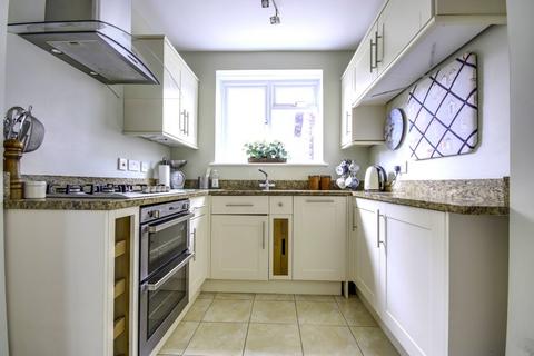 4 Ambleside Road, Lymington, SO41 3QS